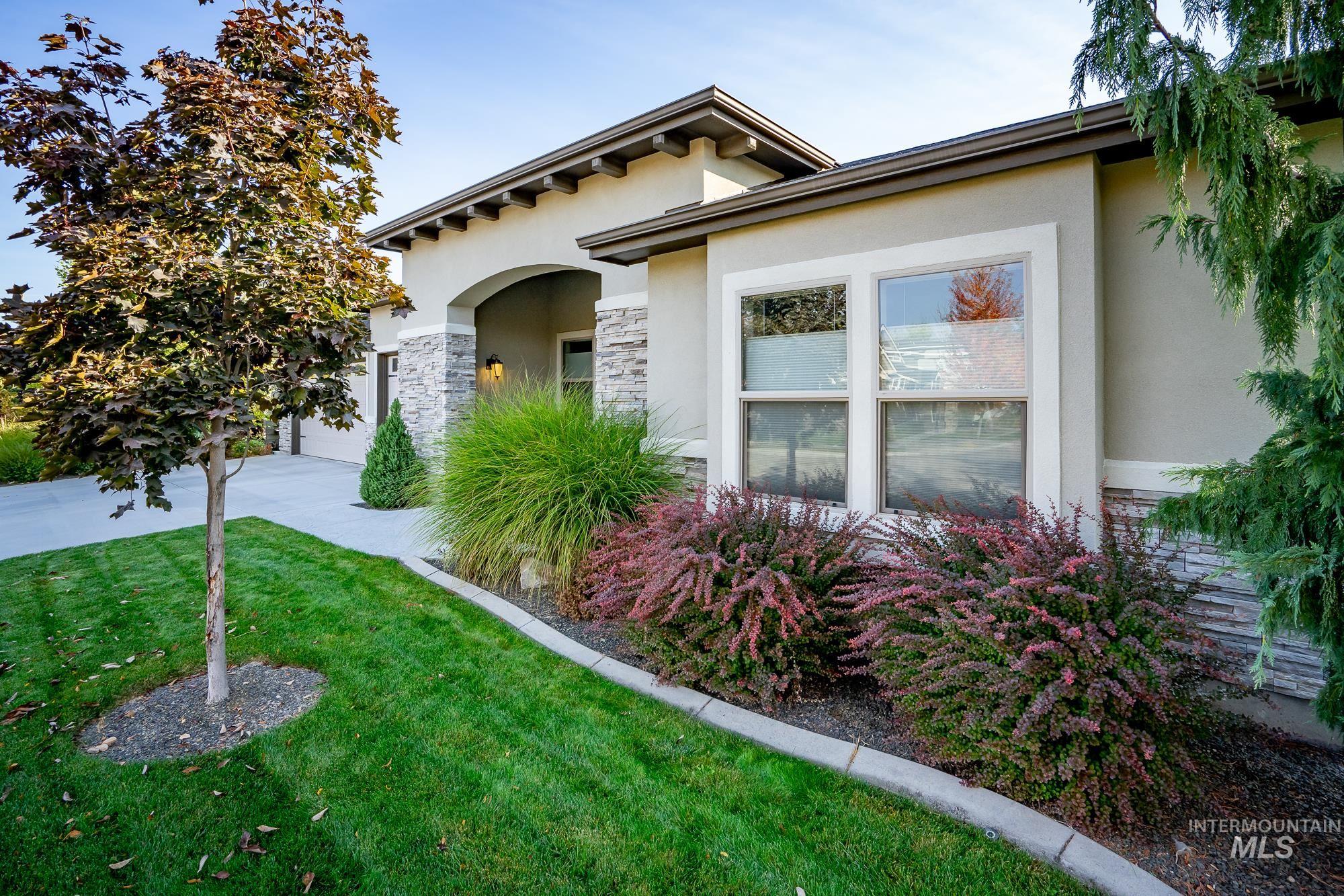 92 S Baxter Way Property Photo 3