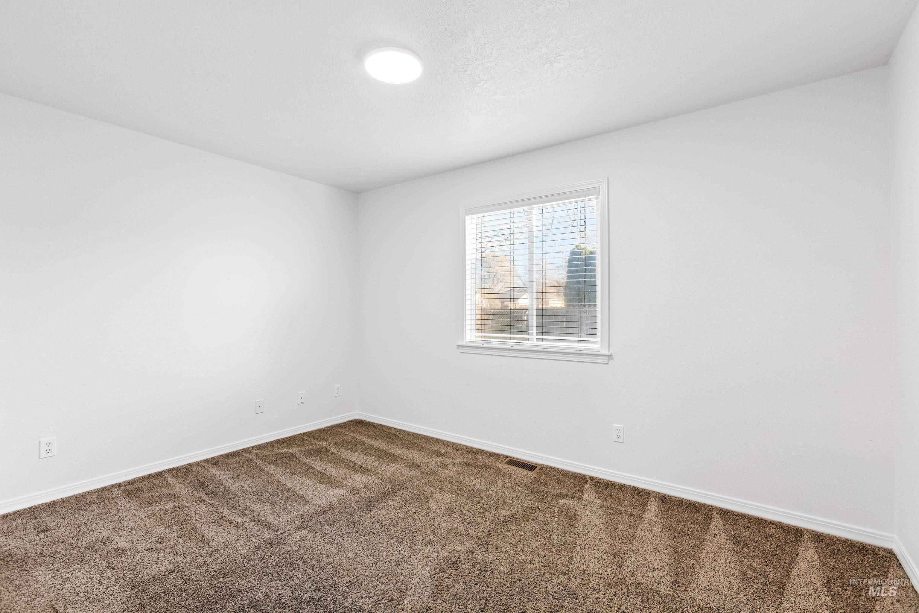 718 Monticello Ct Property Photo 30