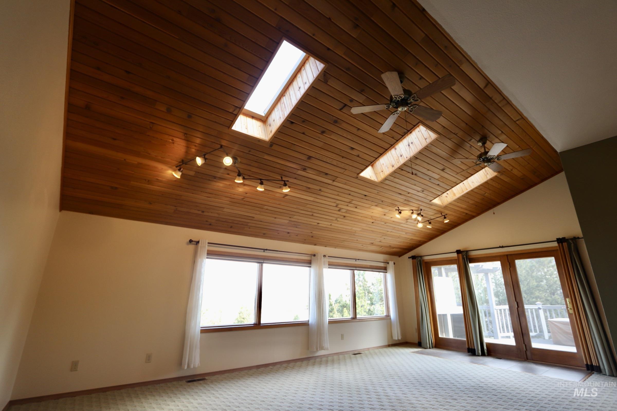 1096 Eid Rd Property Photo 7