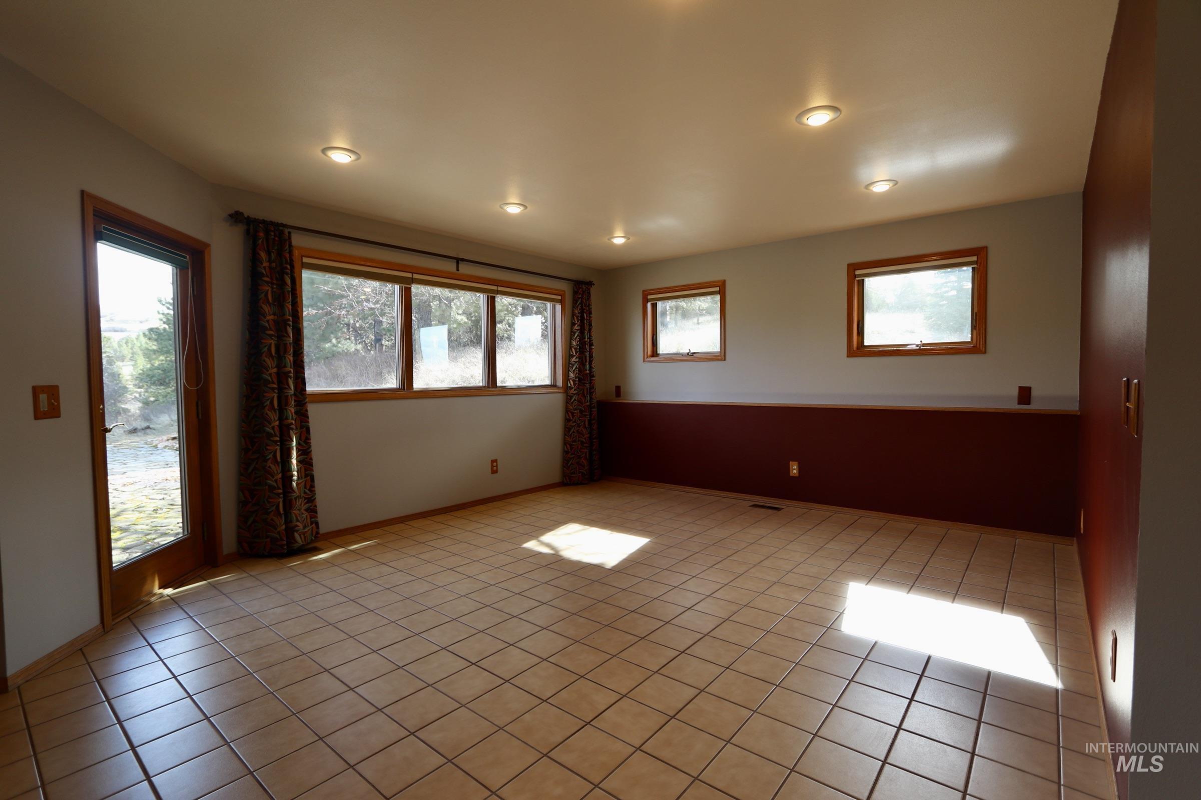 1096 Eid Rd Property Photo 18