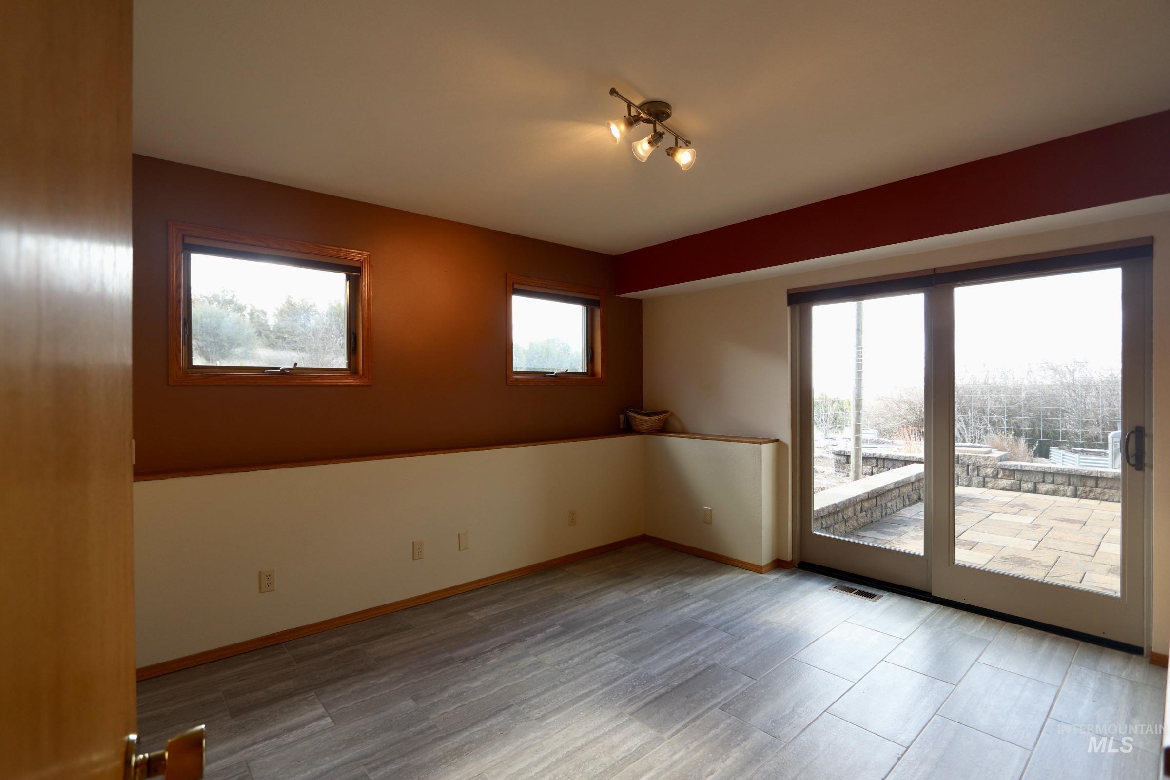 1096 Eid Rd Property Photo 19