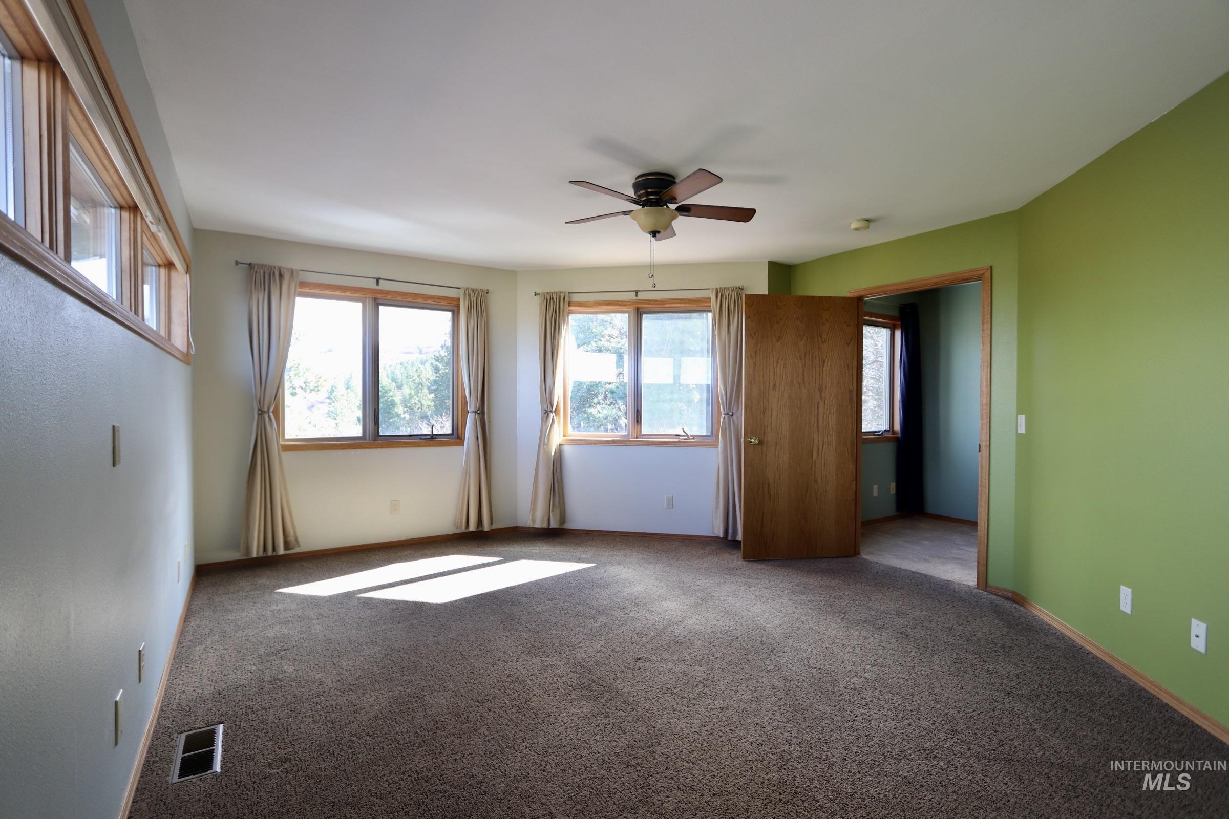 1096 Eid Rd Property Photo 26