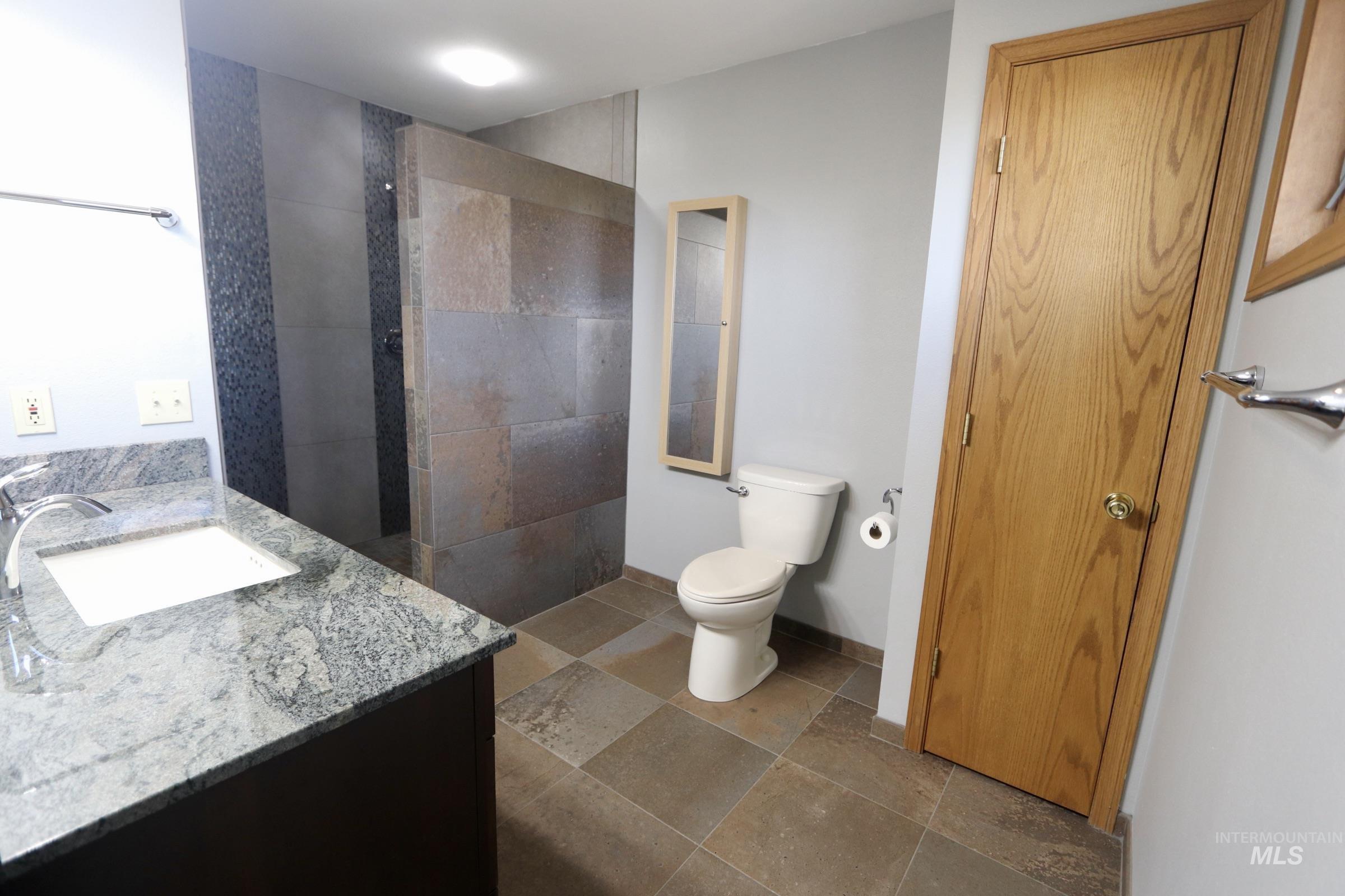 1096 Eid Rd Property Photo 27