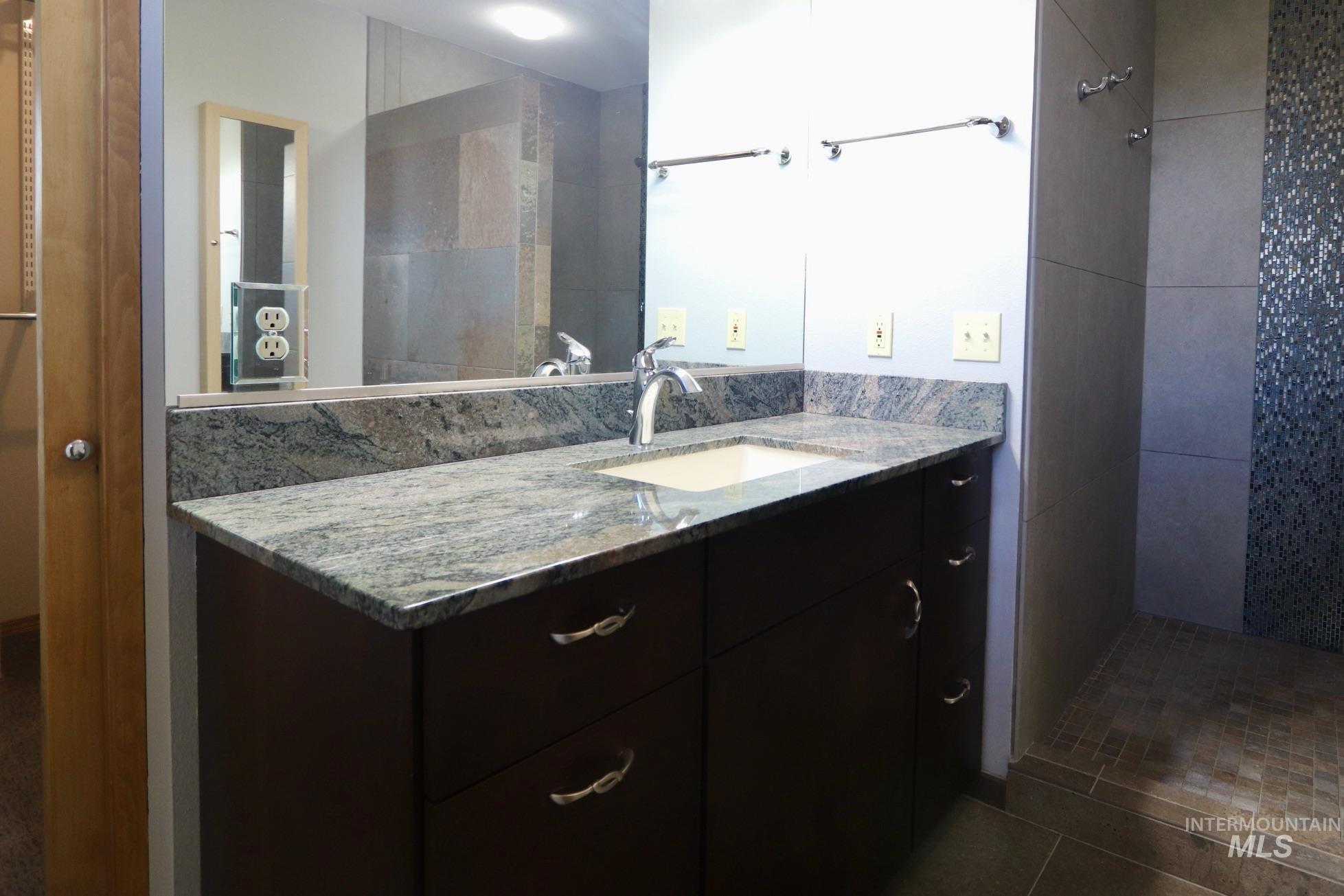 1096 Eid Rd Property Photo 28