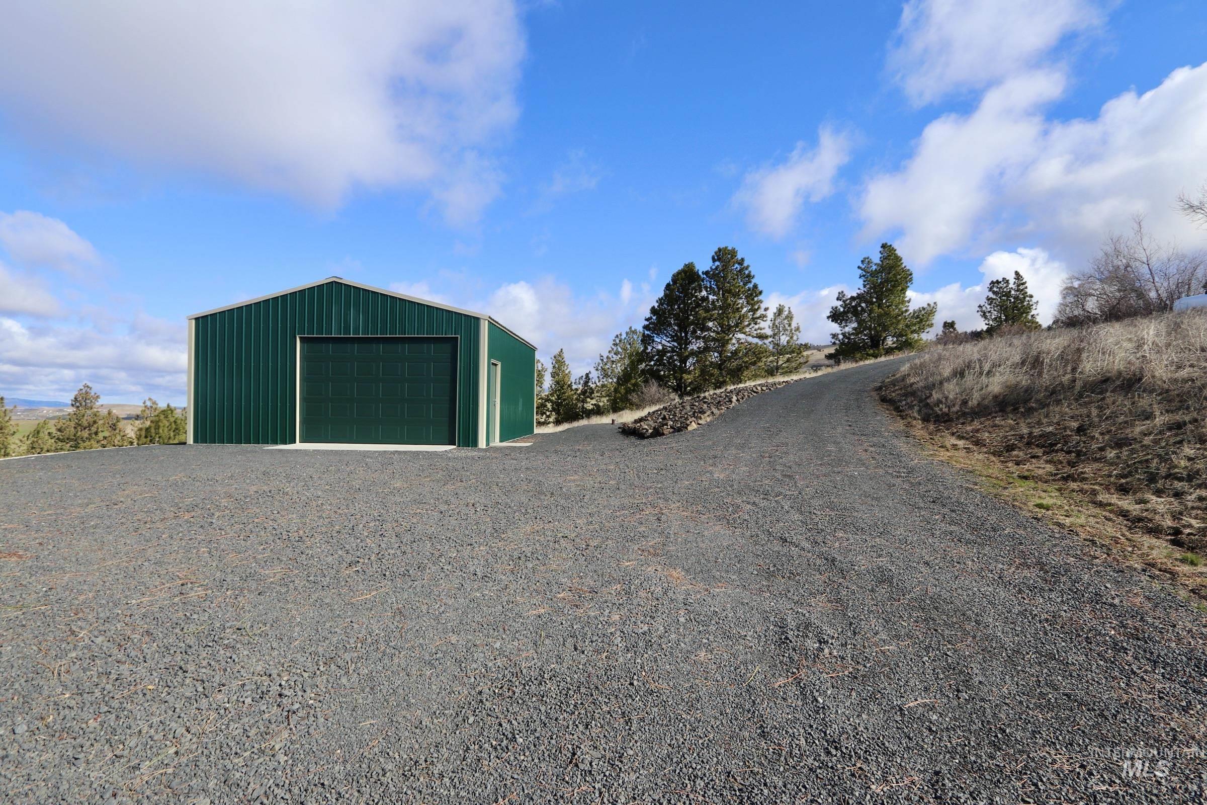 1096 Eid Rd Property Photo 40