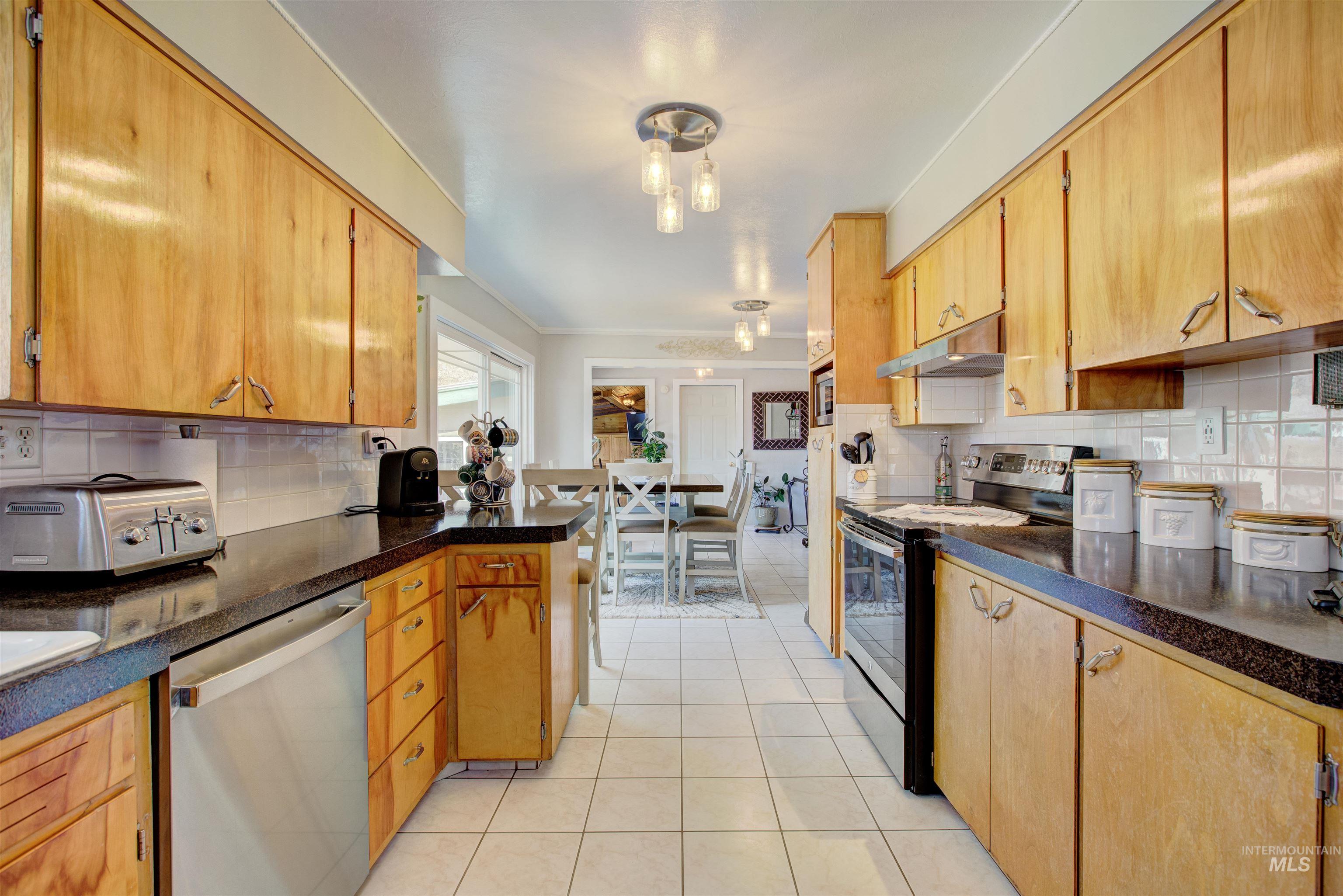 5955 Highway 95 Property Photo 16