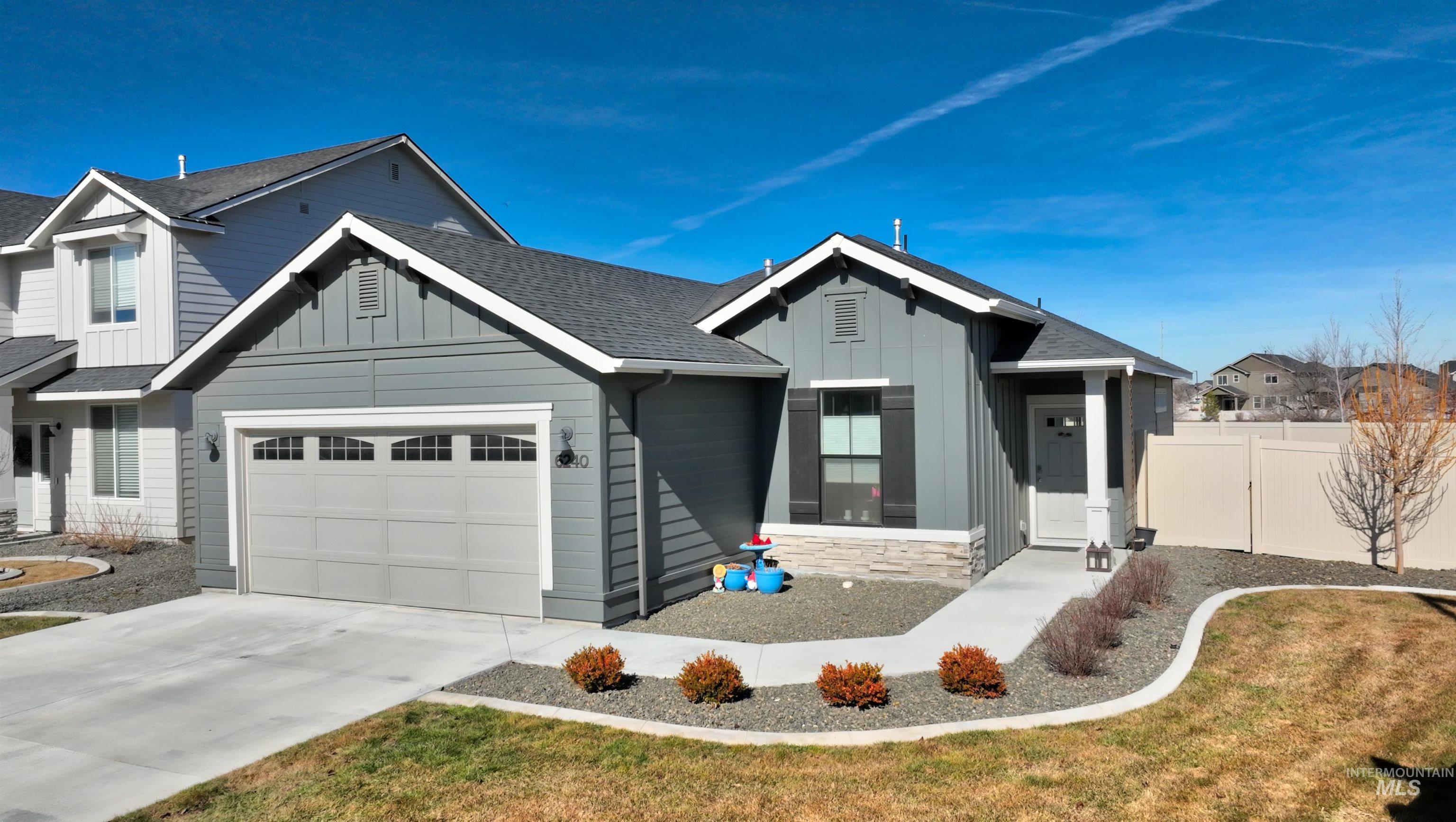 6240 W Black Butte St Property Photo