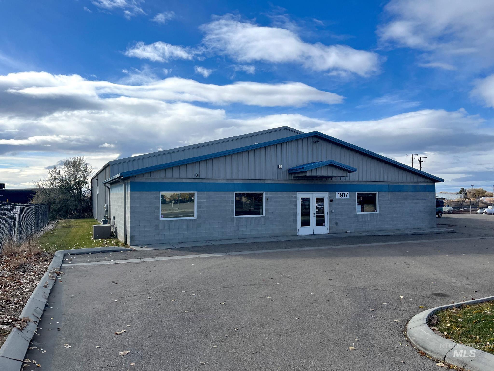 1917 Industrial Road Property Photo