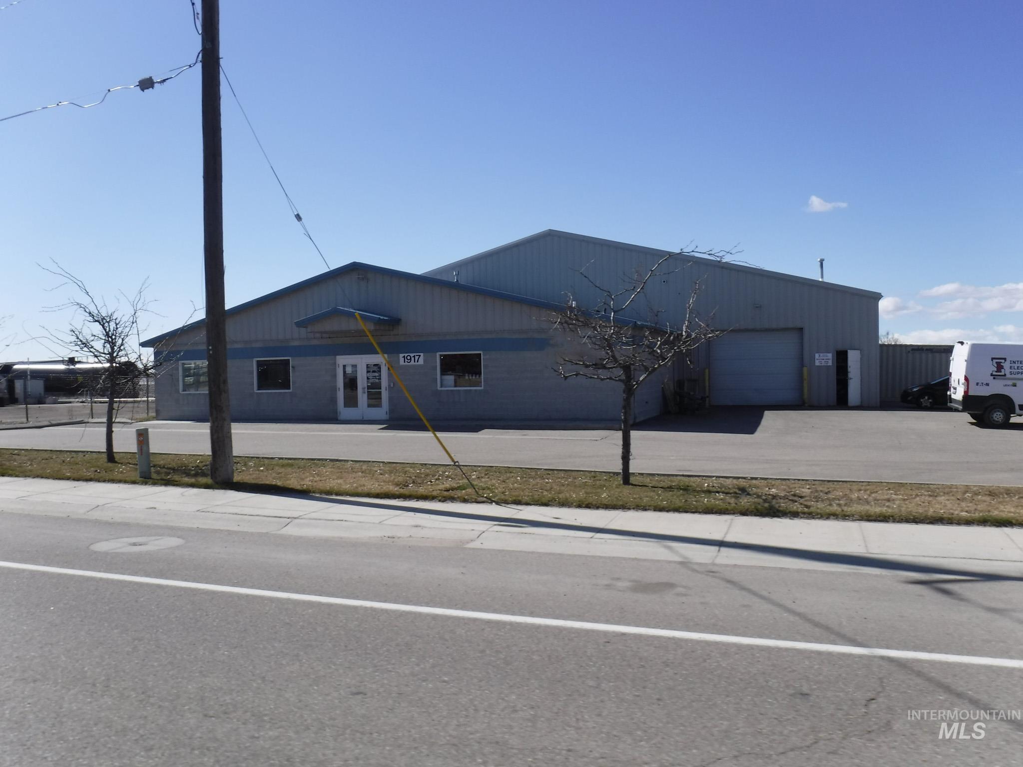 1917 Industrial Road Property Photo 3