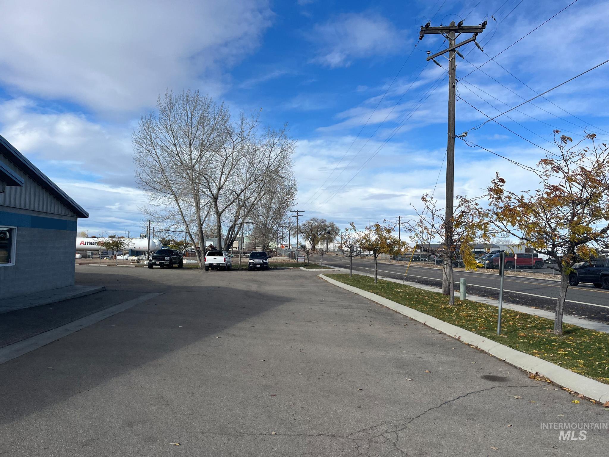 1917 Industrial Road Property Photo 5