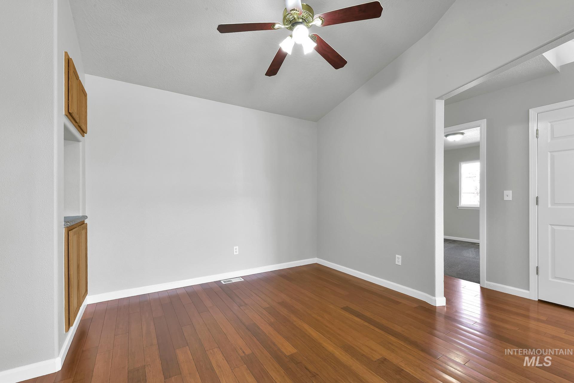 1594 E Peacock St Property Photo 9