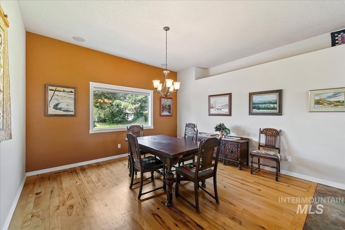707 E Fujii Drive Property Photo 8