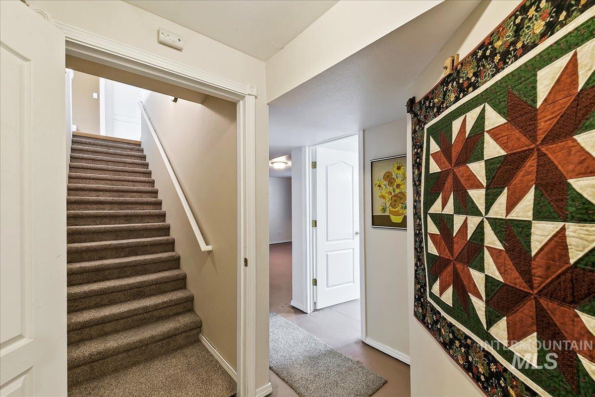 707 E Fujii Drive Property Photo 27