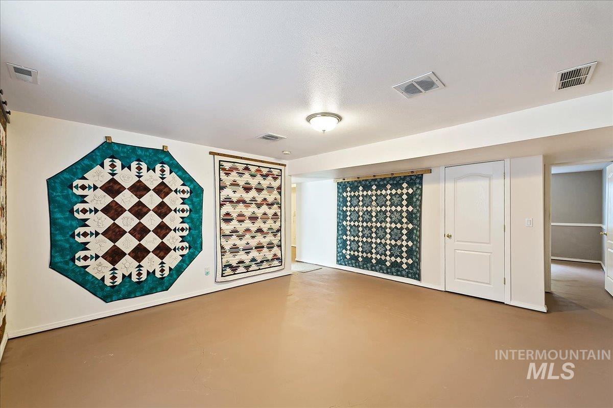 707 E Fujii Drive Property Photo 29