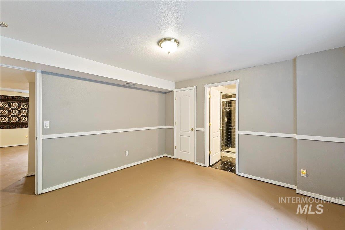707 E Fujii Drive Property Photo 32