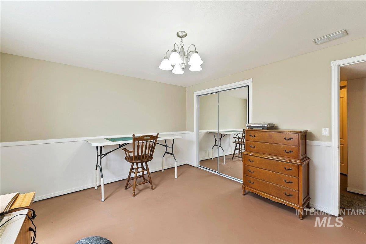 707 E Fujii Drive Property Photo 34