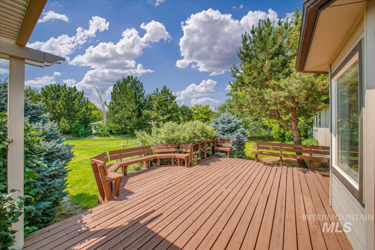 707 E Fujii Drive Property Photo 42