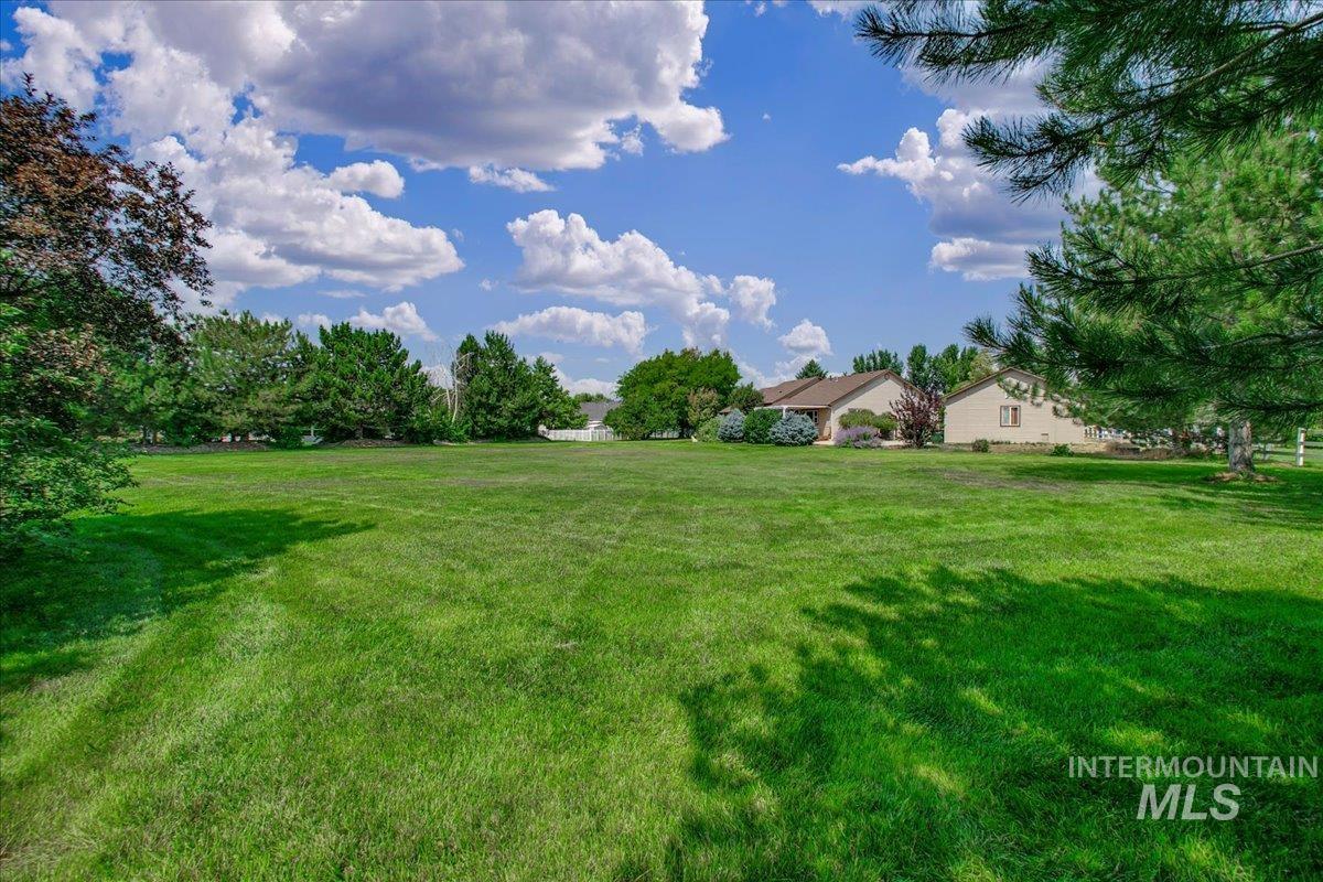 707 E Fujii Drive Property Photo 45