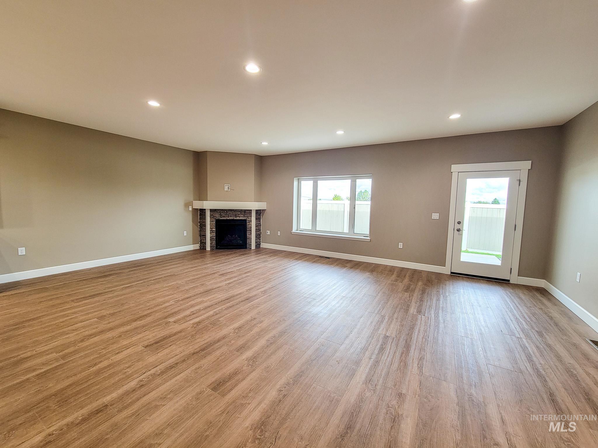 2103 Alder Property Photo 4