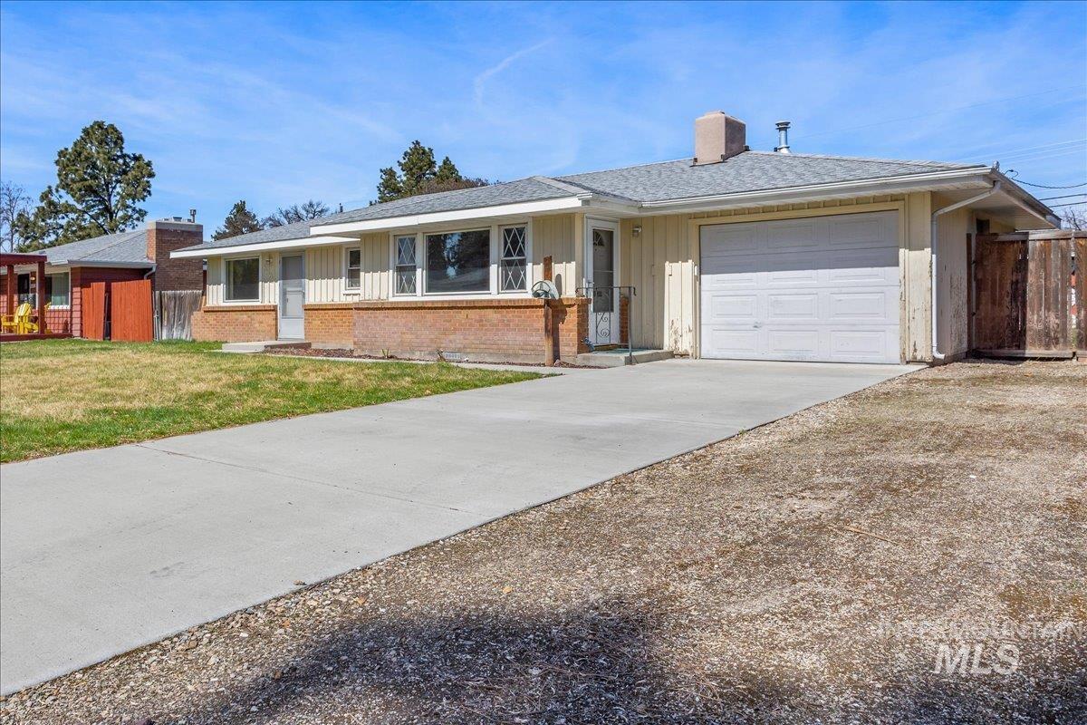 6808 W Folk Dr Property Photo 5