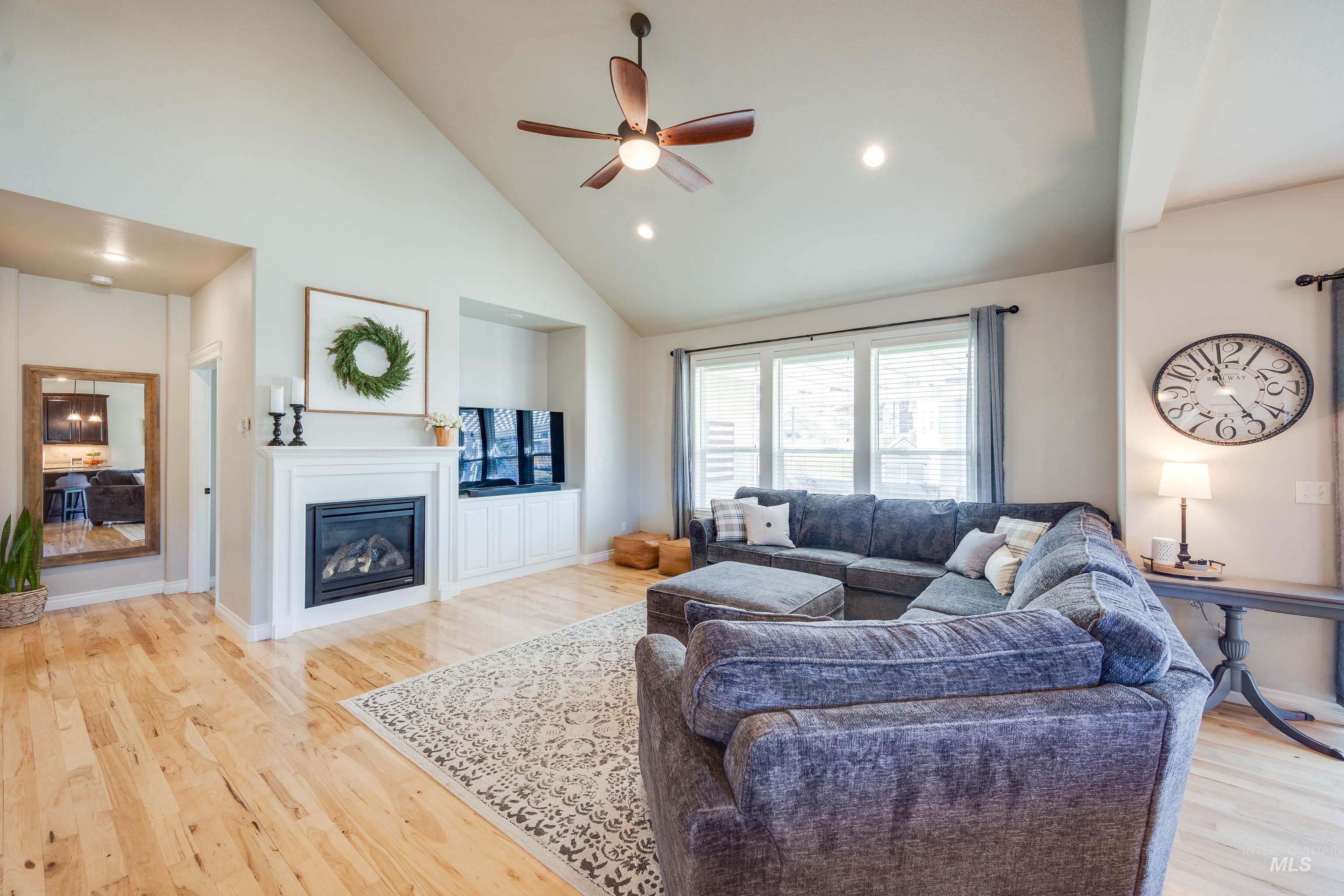 1251 Wiltshire Drive Property Photo 8