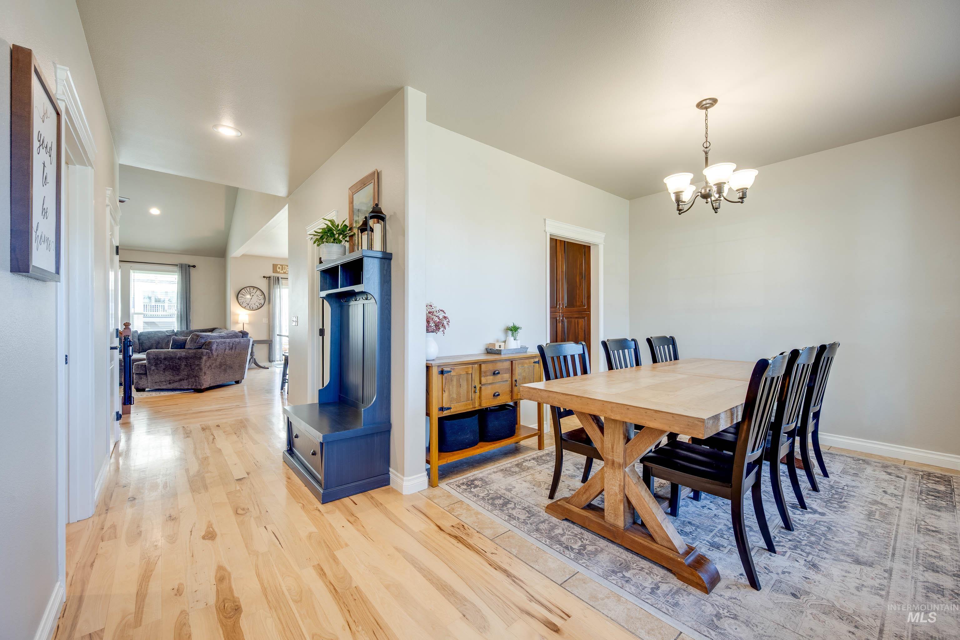 1251 Wiltshire Drive Property Photo 16