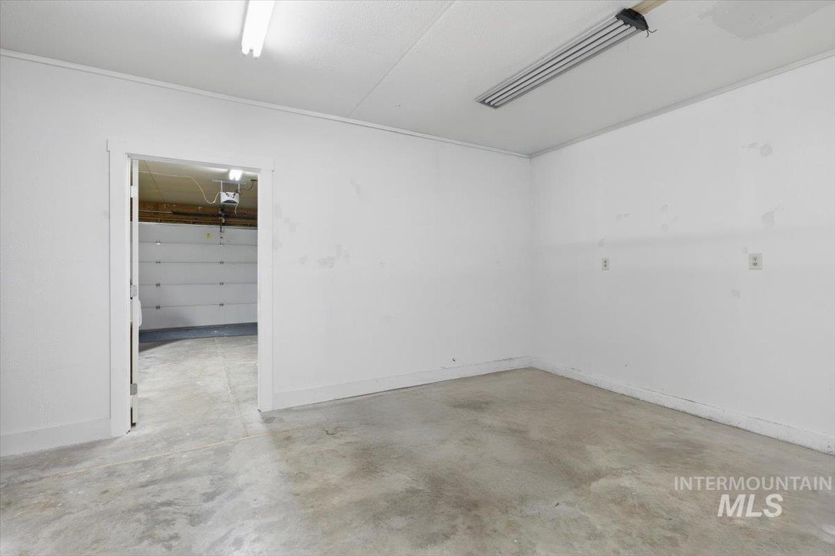 4320 N Locust Grove Property Photo 29