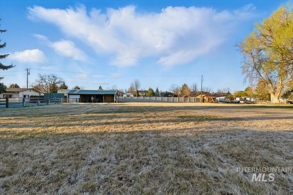 4320 N Locust Grove Property Photo 31
