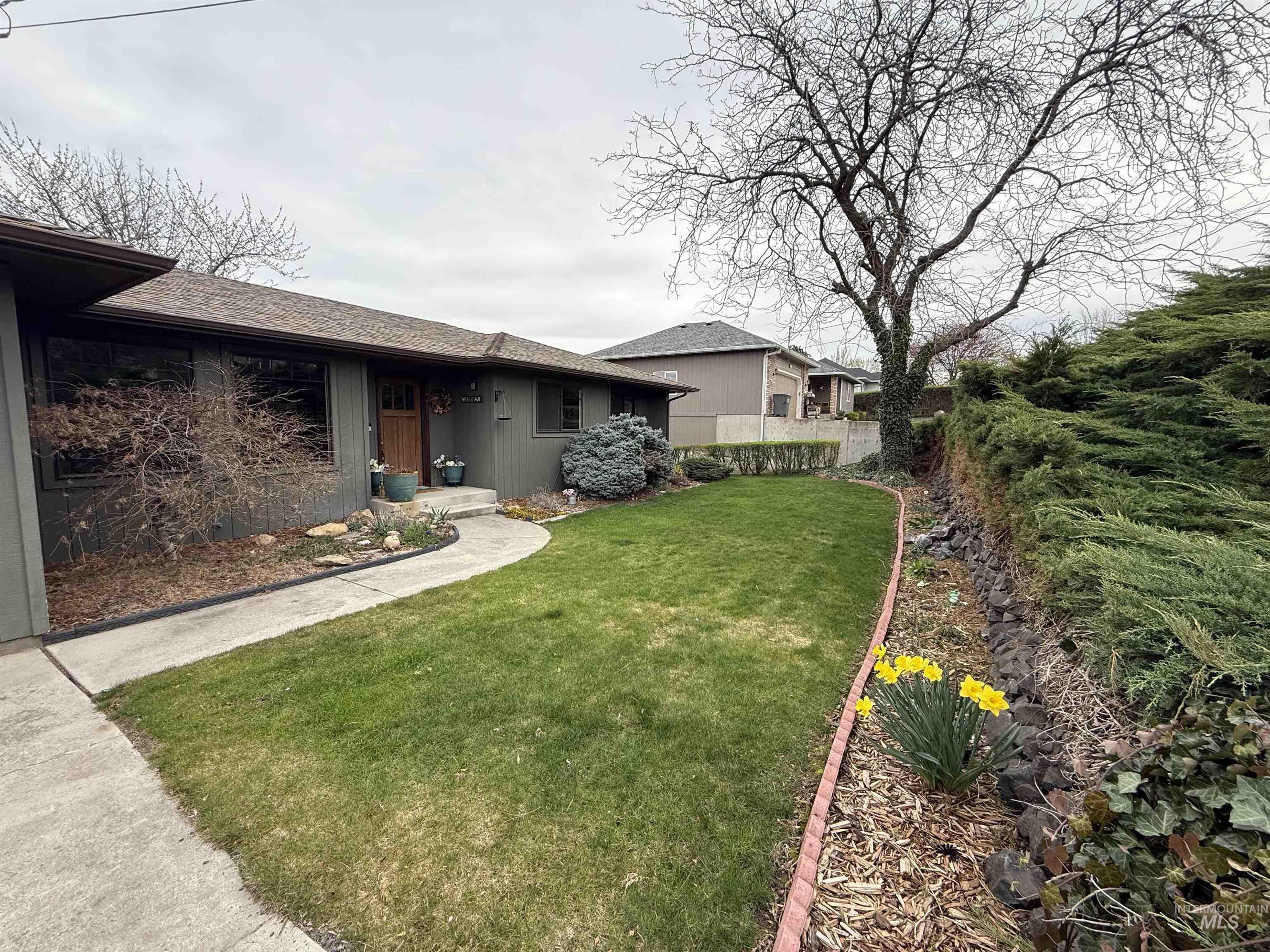 2414 Linda Lane Property Photo 2