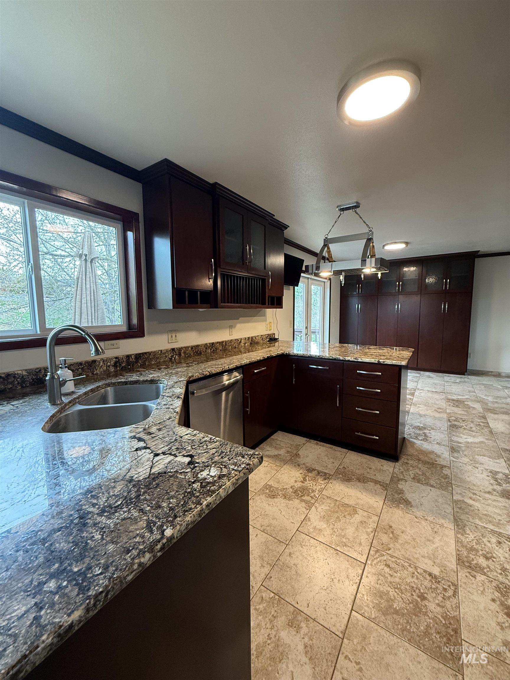 2414 Linda Lane Property Photo 12