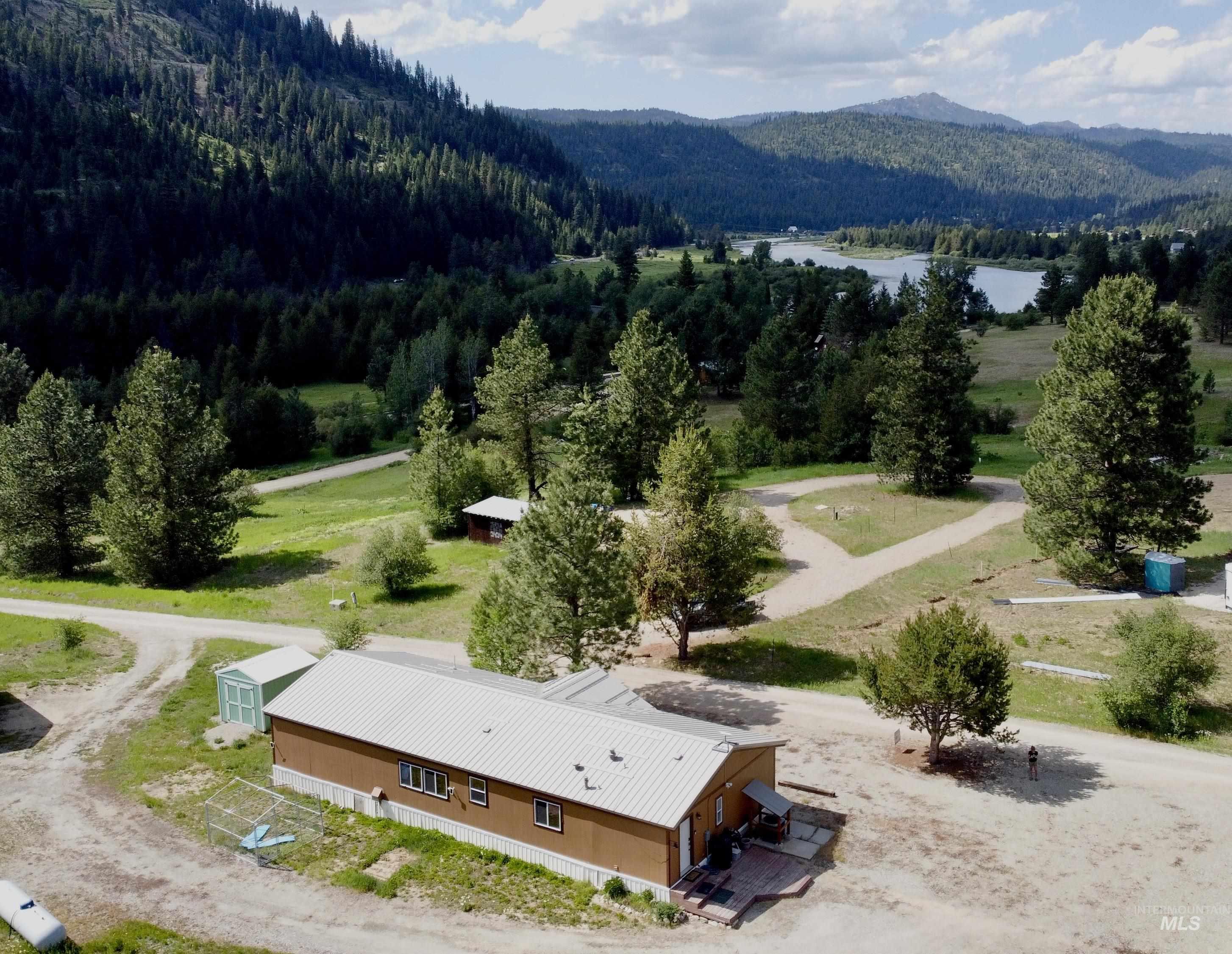 9592 Packer John Rd Property Photo 2