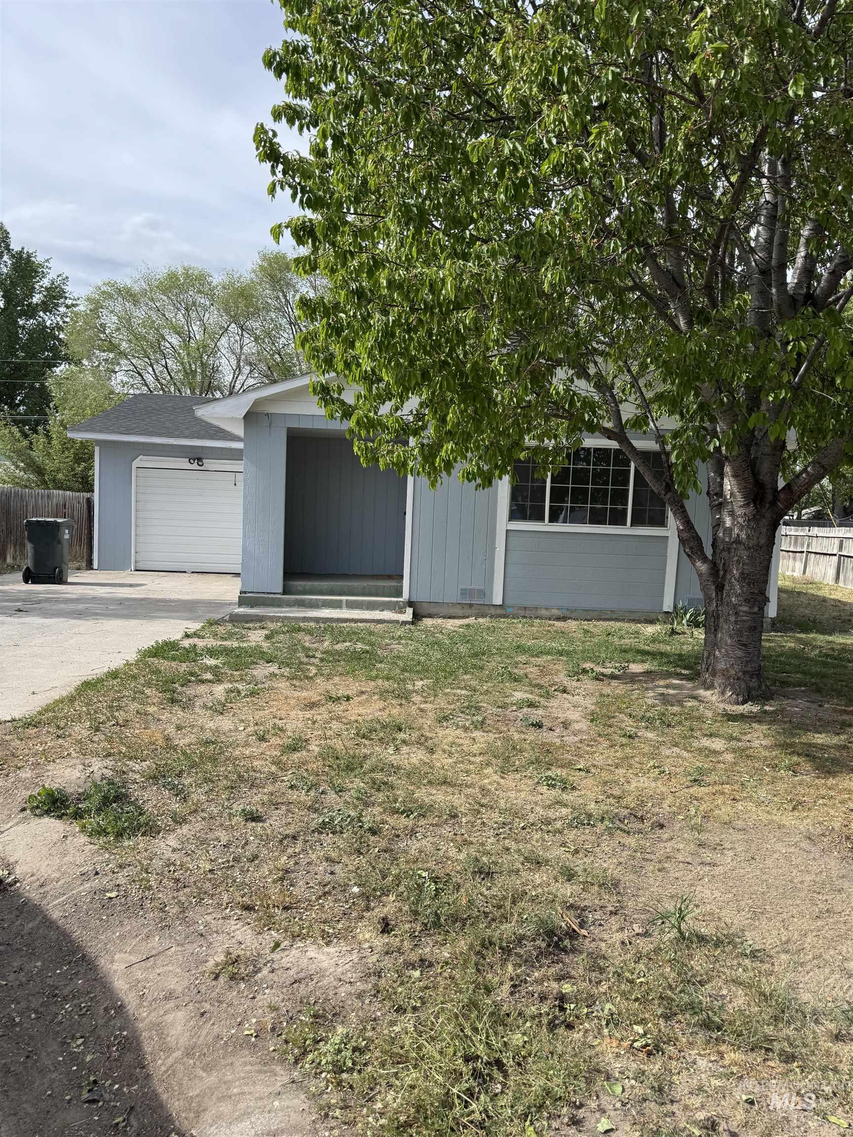 1850 18th Circle Dr. Property Photo 1