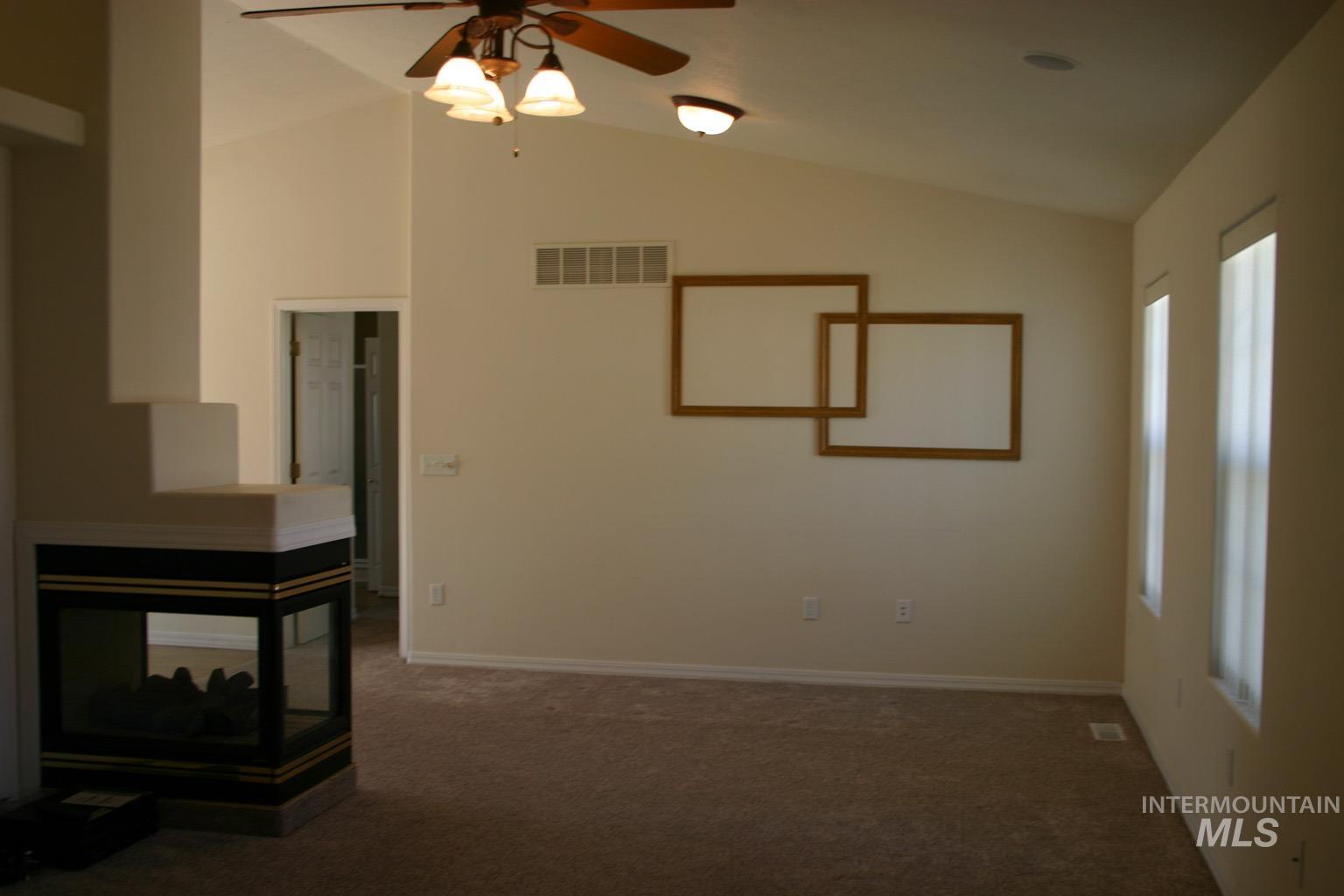 723 Raindrop Dr. Property Photo 7