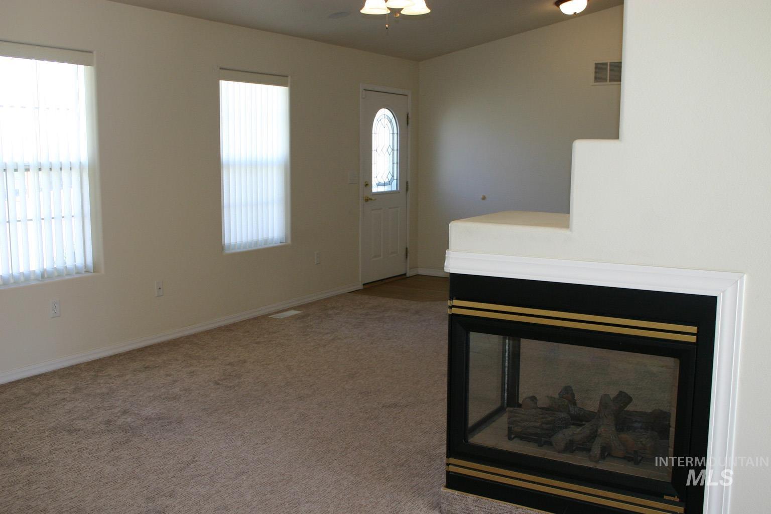 723 Raindrop Dr. Property Photo 8