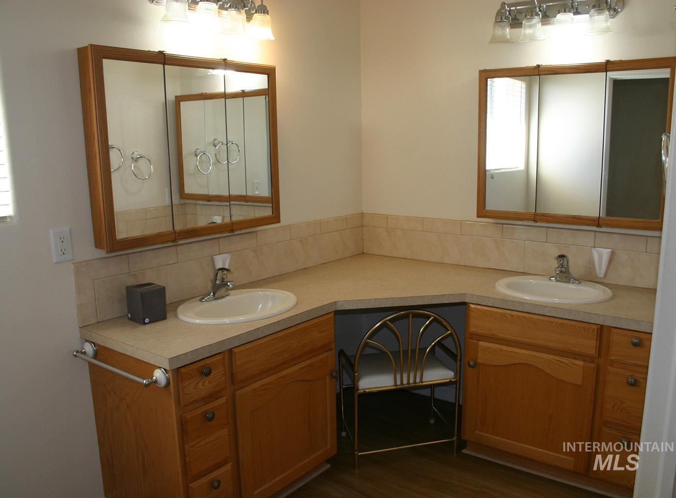 723 Raindrop Dr. Property Photo 12