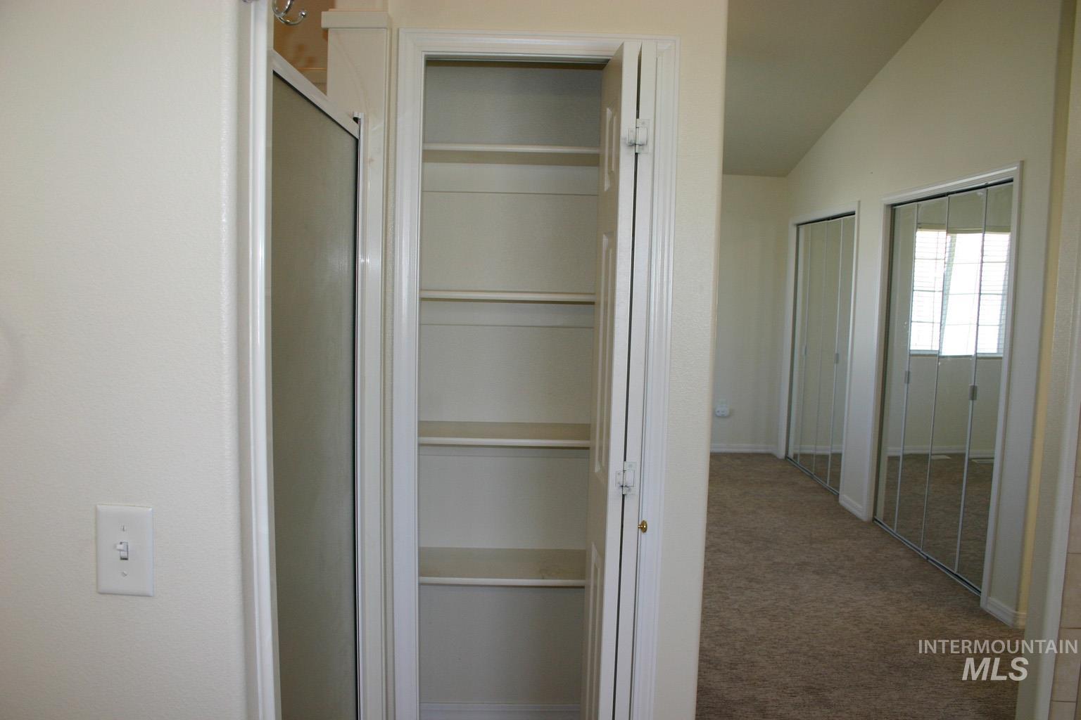 723 Raindrop Dr. Property Photo 13