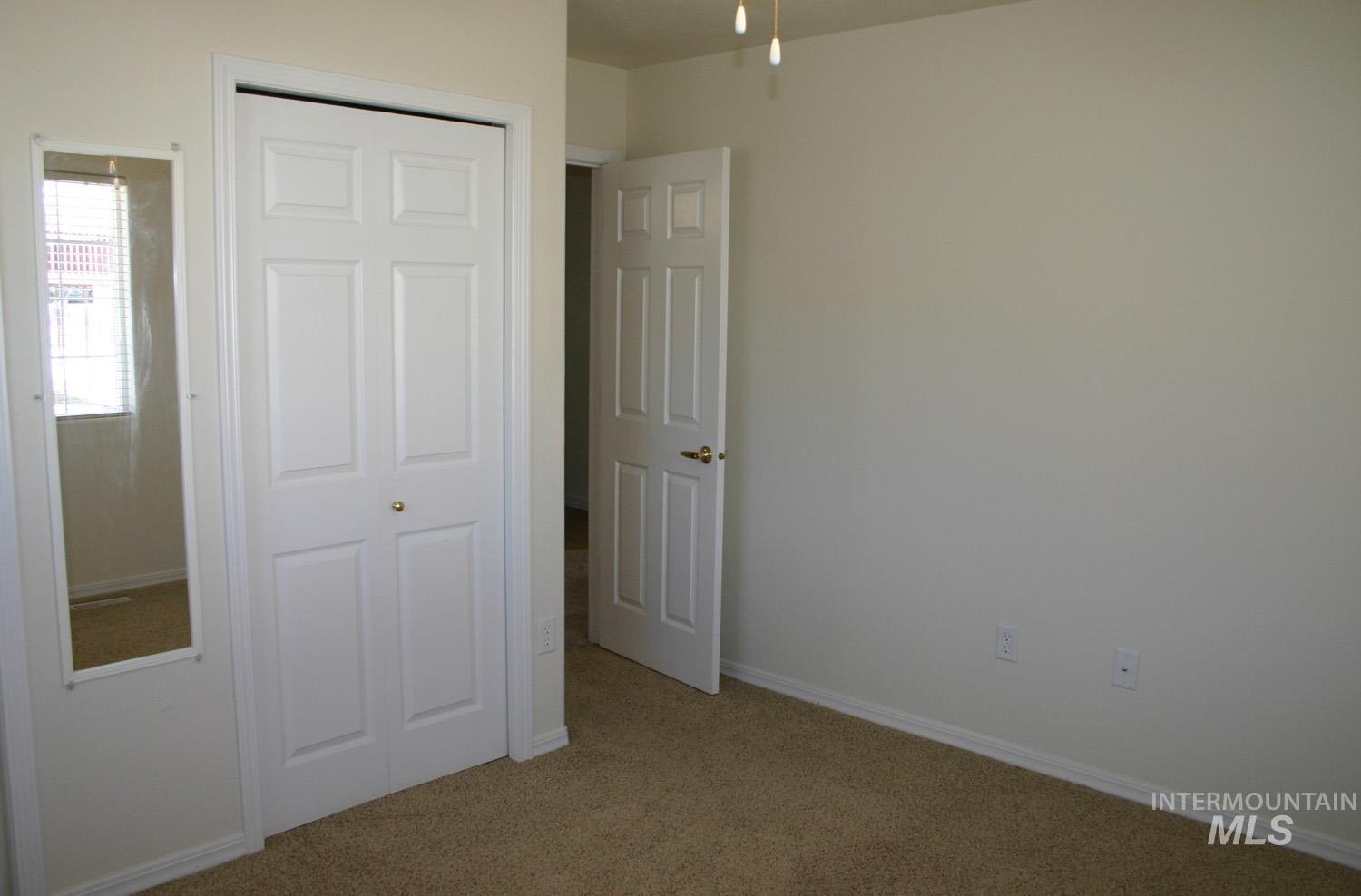 723 Raindrop Dr. Property Photo 16