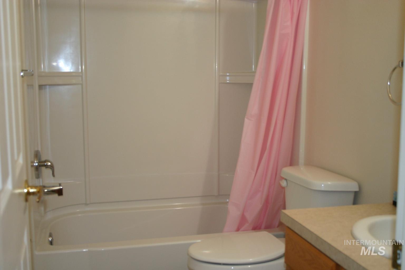 723 Raindrop Dr. Property Photo 18