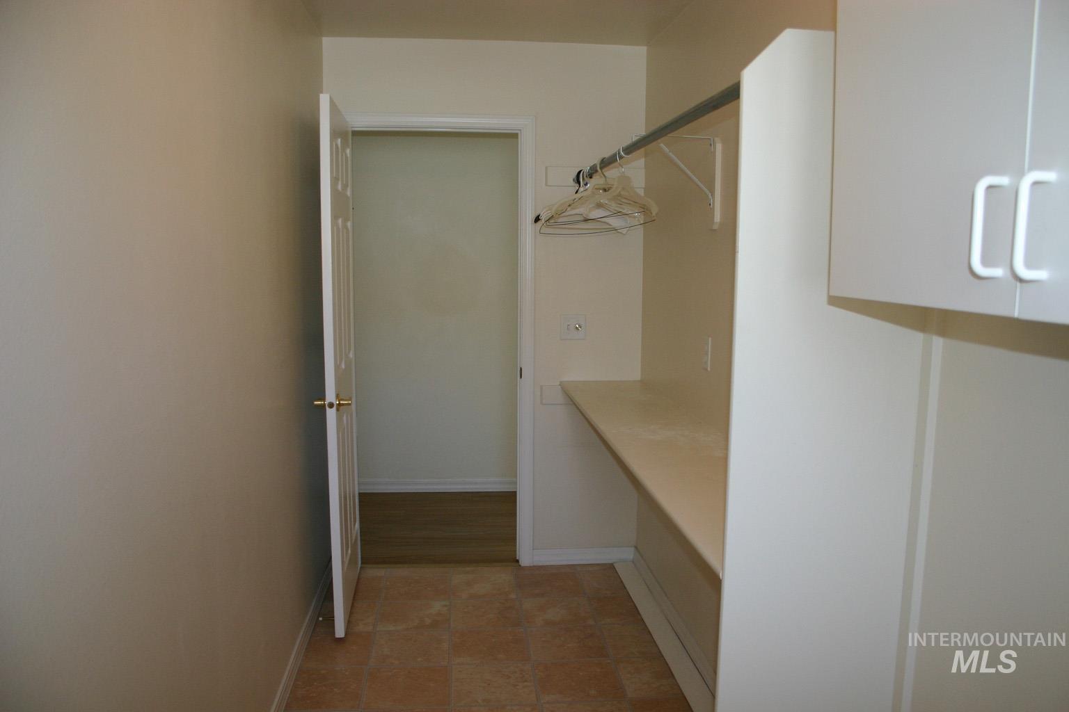 723 Raindrop Dr. Property Photo 19
