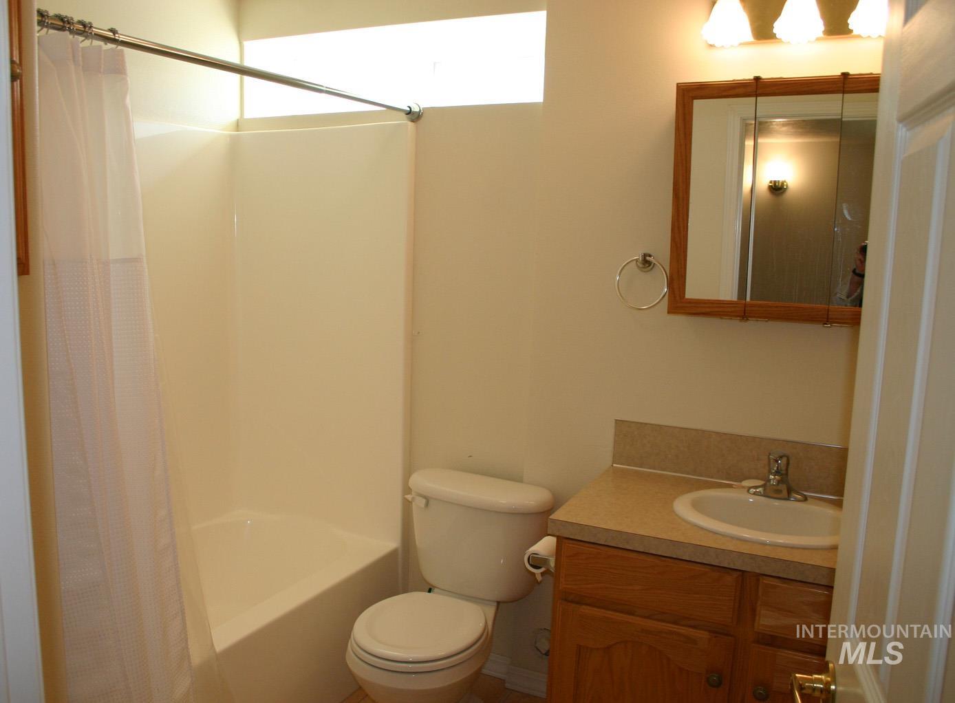 723 Raindrop Dr. Property Photo 22
