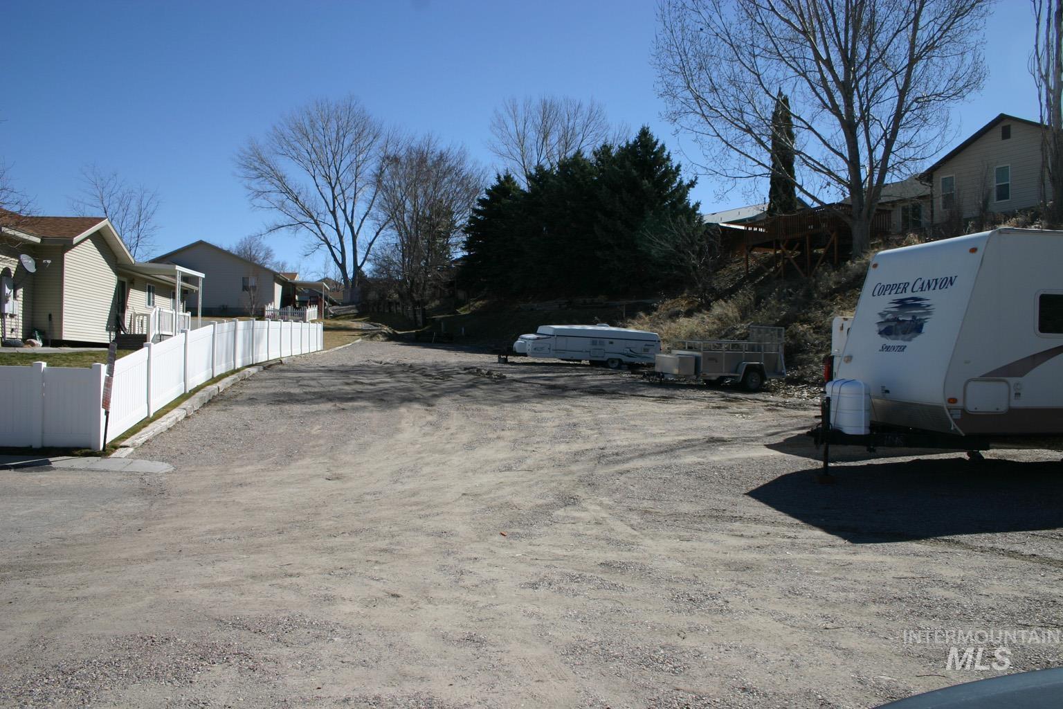 723 Raindrop Dr. Property Photo 27