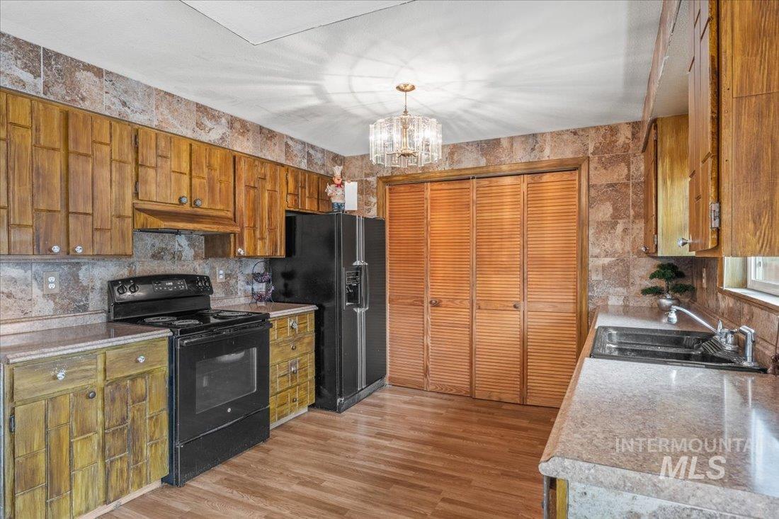 4024 N Cole Road Property Photo 6