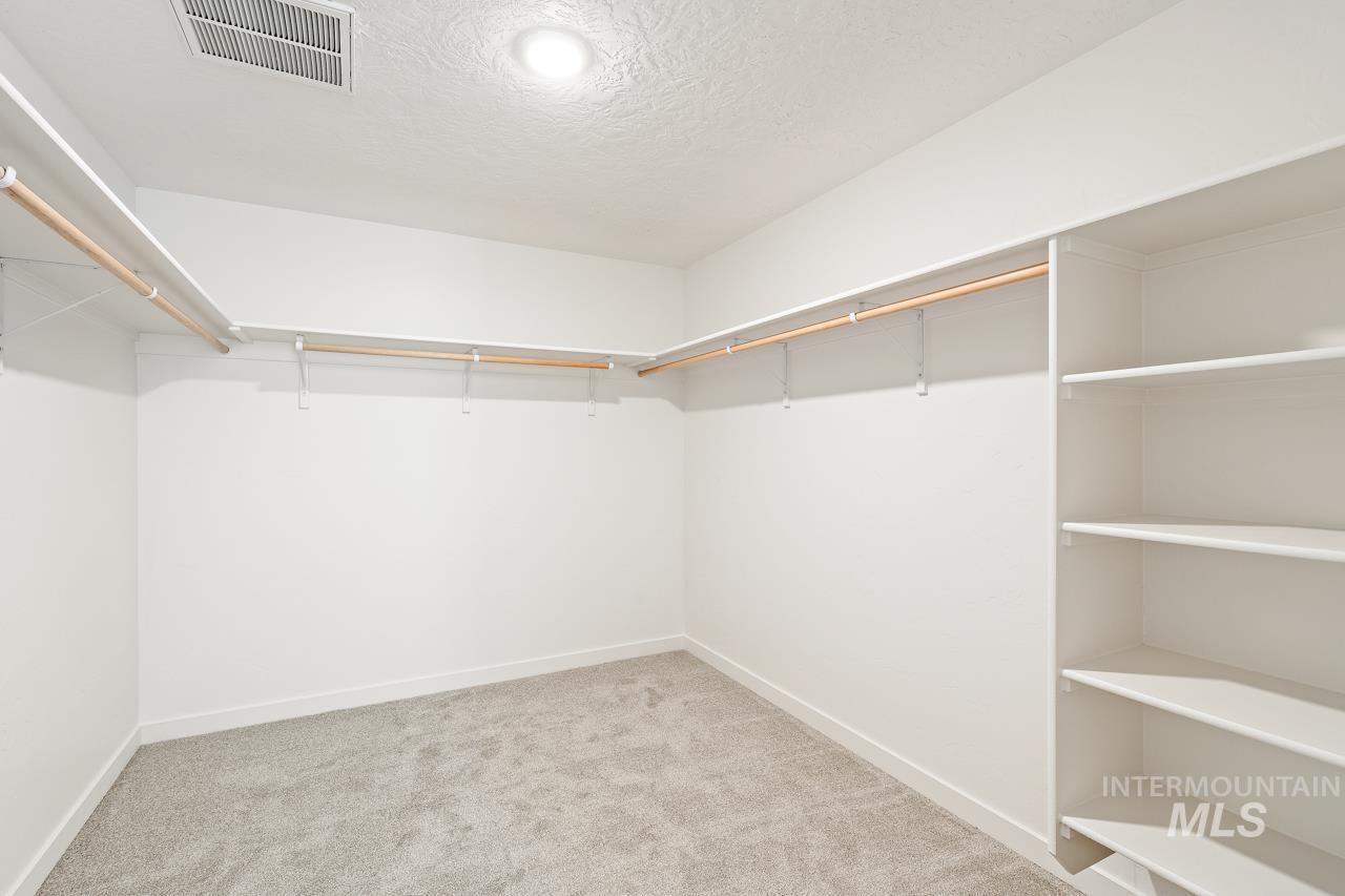 19148 Red Eagle Way Property Photo 6