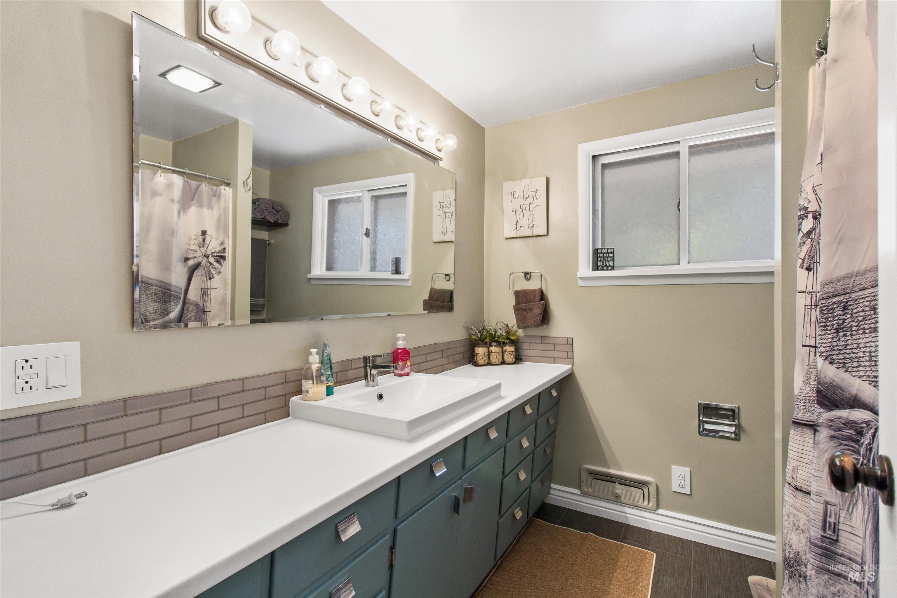 284 Heyburn W. Property Photo 18