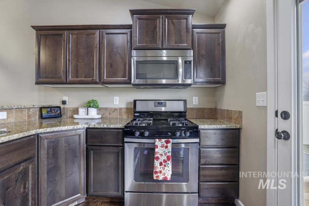 231 Glacier Meadows Way Property Photo 15