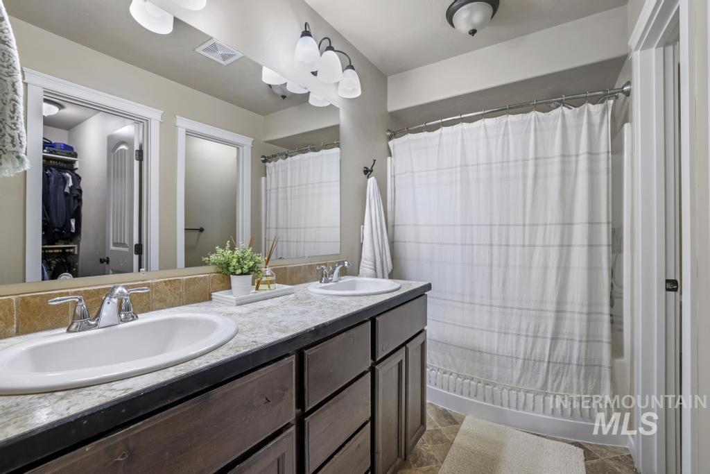 231 Glacier Meadows Way Property Photo 18