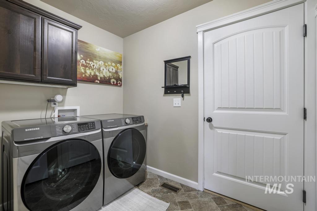 231 Glacier Meadows Way Property Photo 20