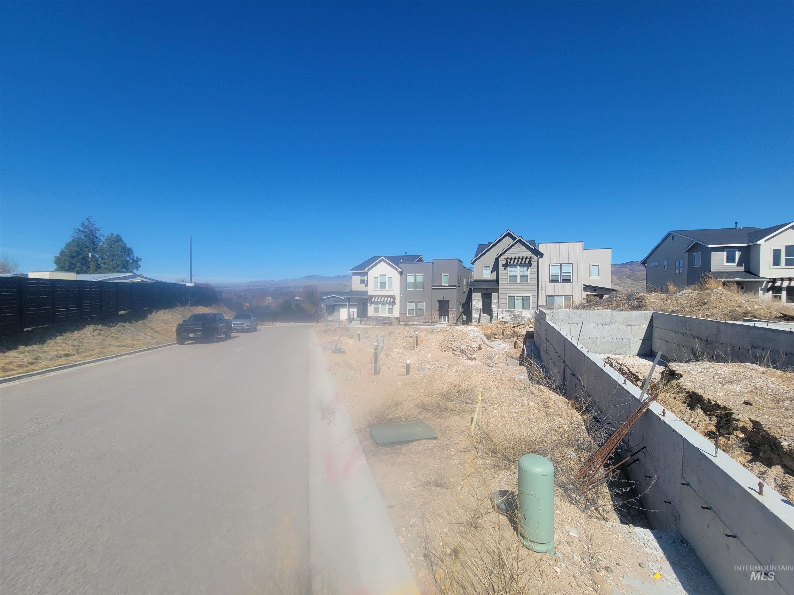 1233 E Echelon Ridge Ln Property Photo 1