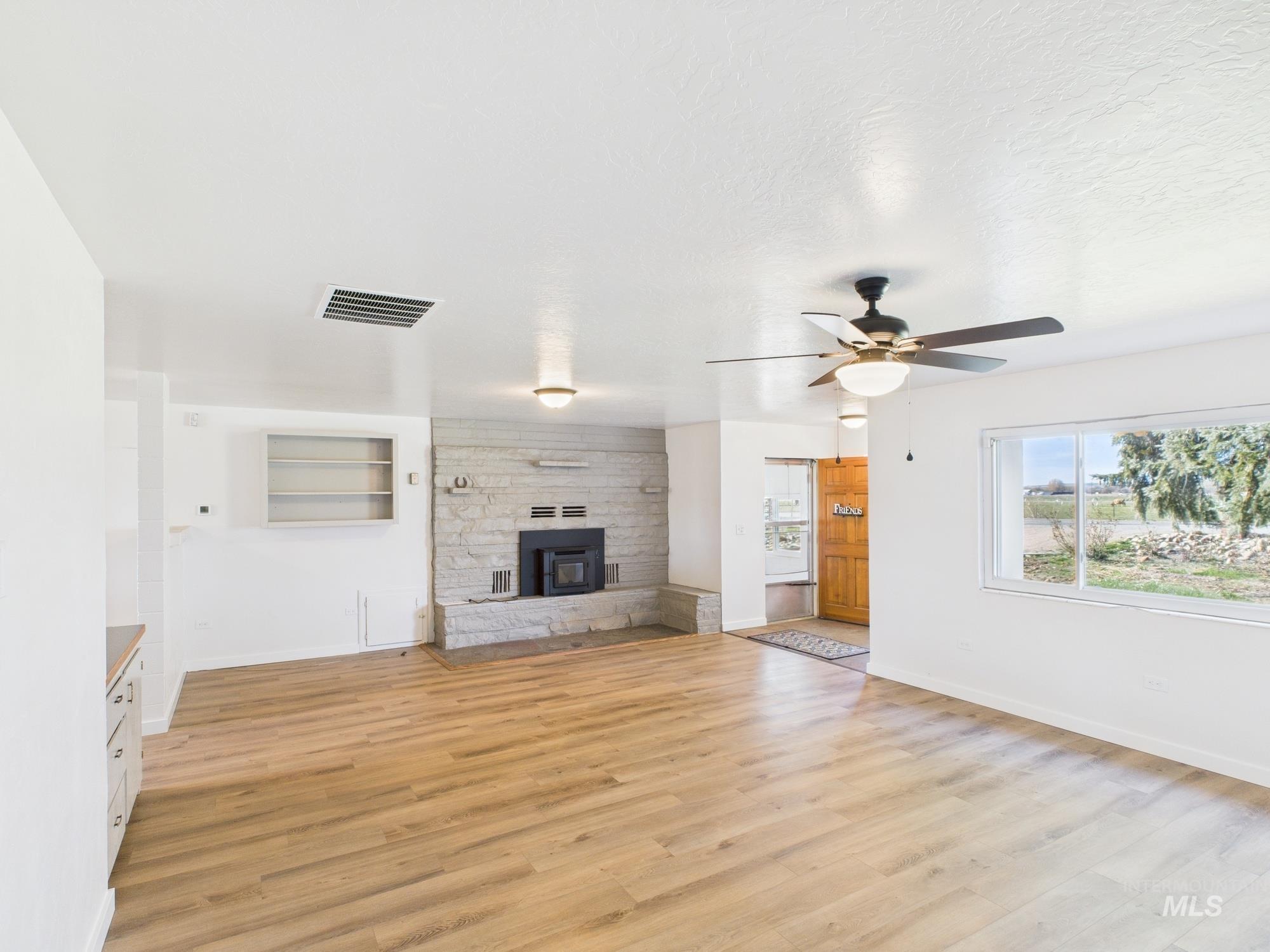 2435 Schiller Rd Property Photo 11