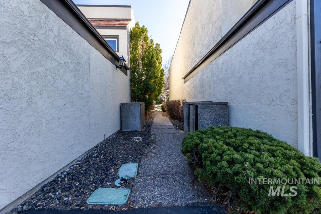 1139 N. Camelot Property Photo 40